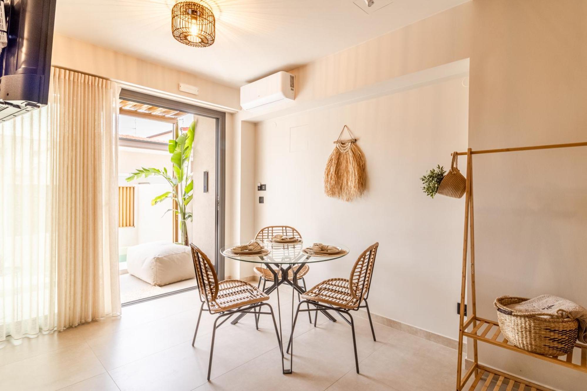 Adorno Private Suites Only Adults & Kids 12 Plus Vrasná Esterno foto