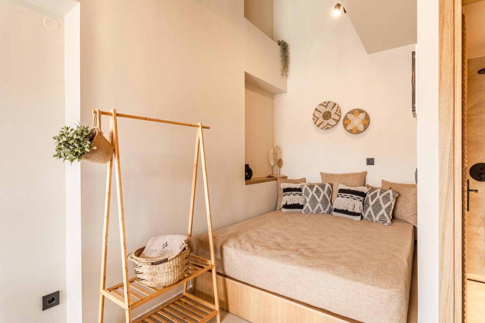 Adorno Private Suites Only Adults & Kids 12 Plus Vrasná Esterno foto
