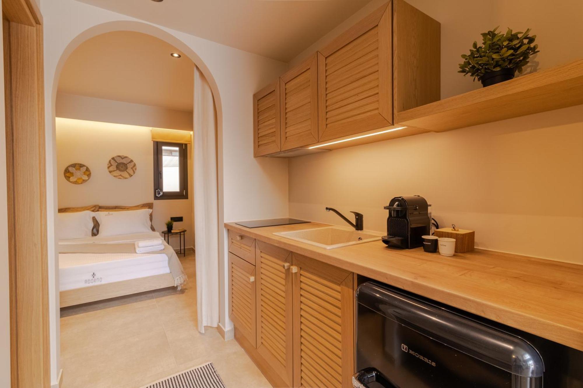 Adorno Private Suites Only Adults & Kids 12 Plus Vrasná Esterno foto