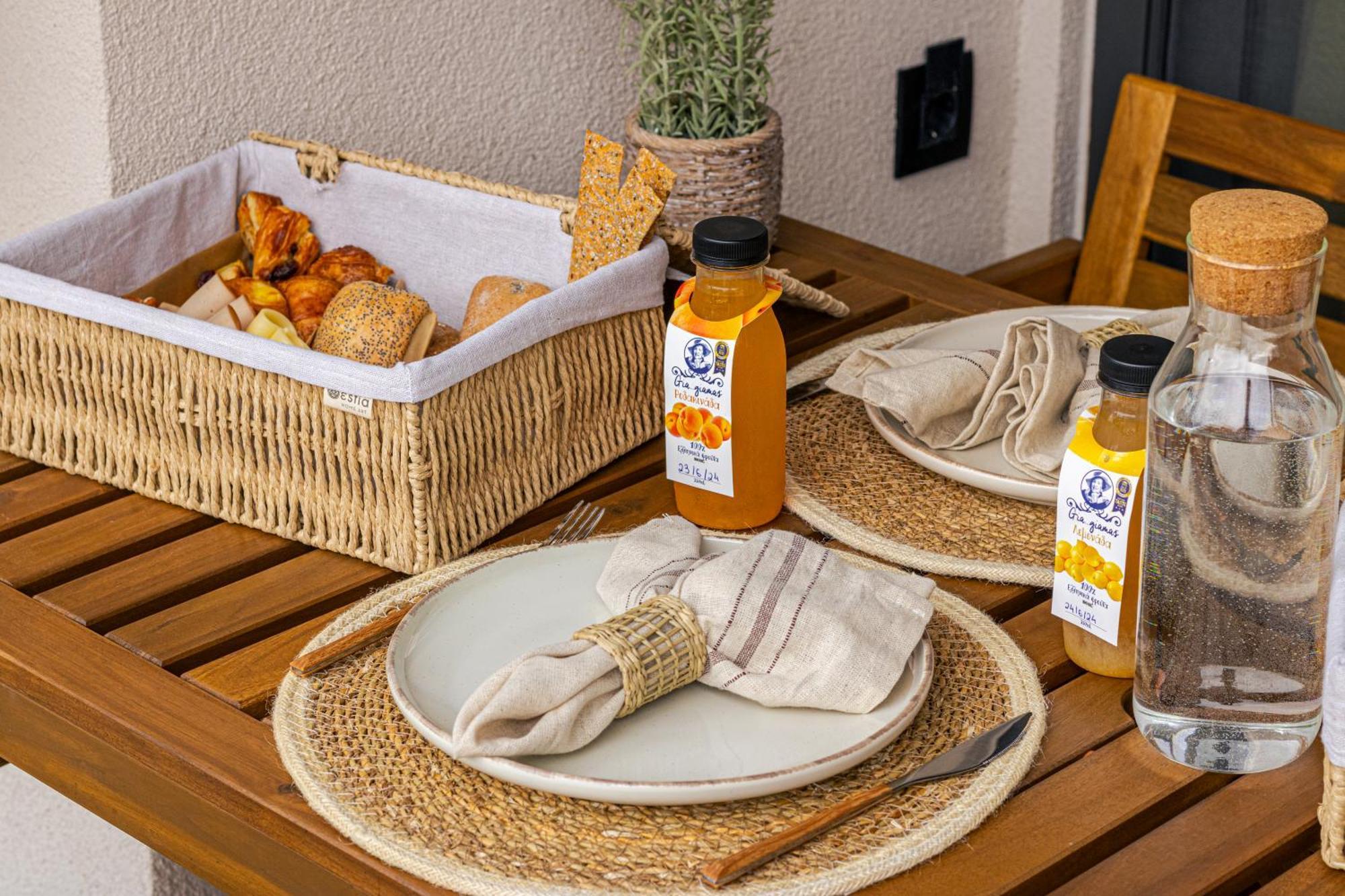 Adorno Private Suites Only Adults & Kids 12 Plus Vrasná Esterno foto