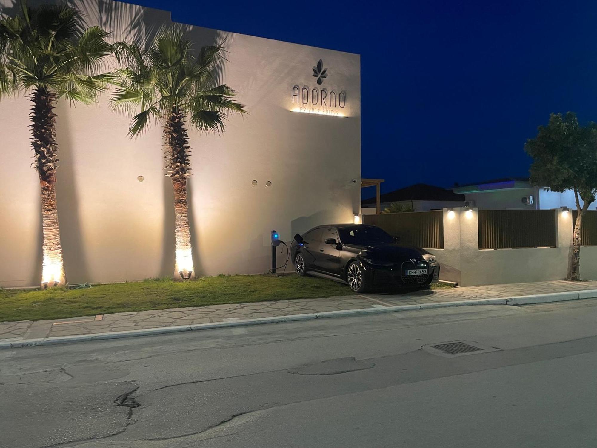 Adorno Private Suites Only Adults & Kids 12 Plus Vrasná Esterno foto